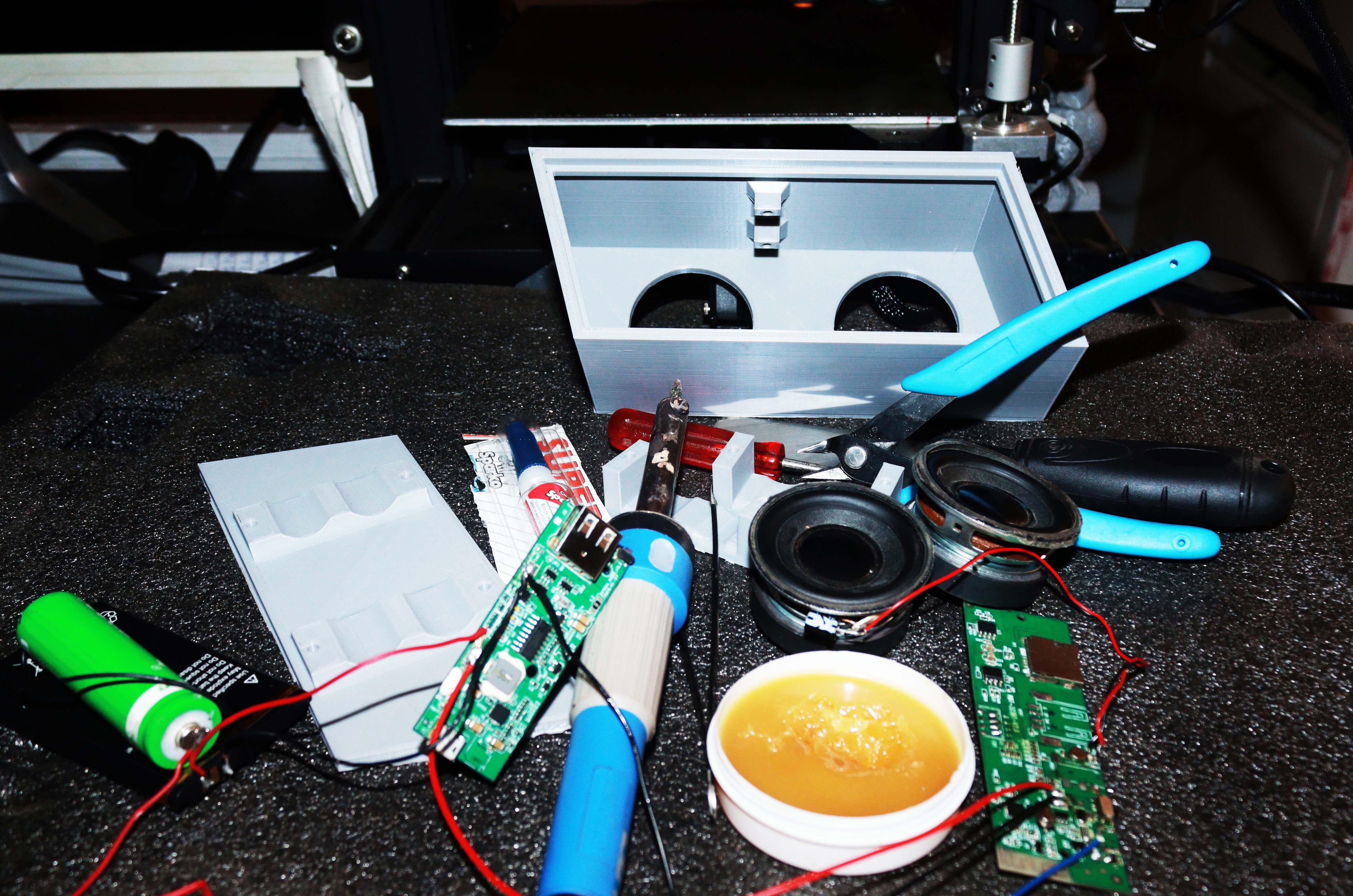 Инструменты и материалы для сборки Bluetooth-динамика