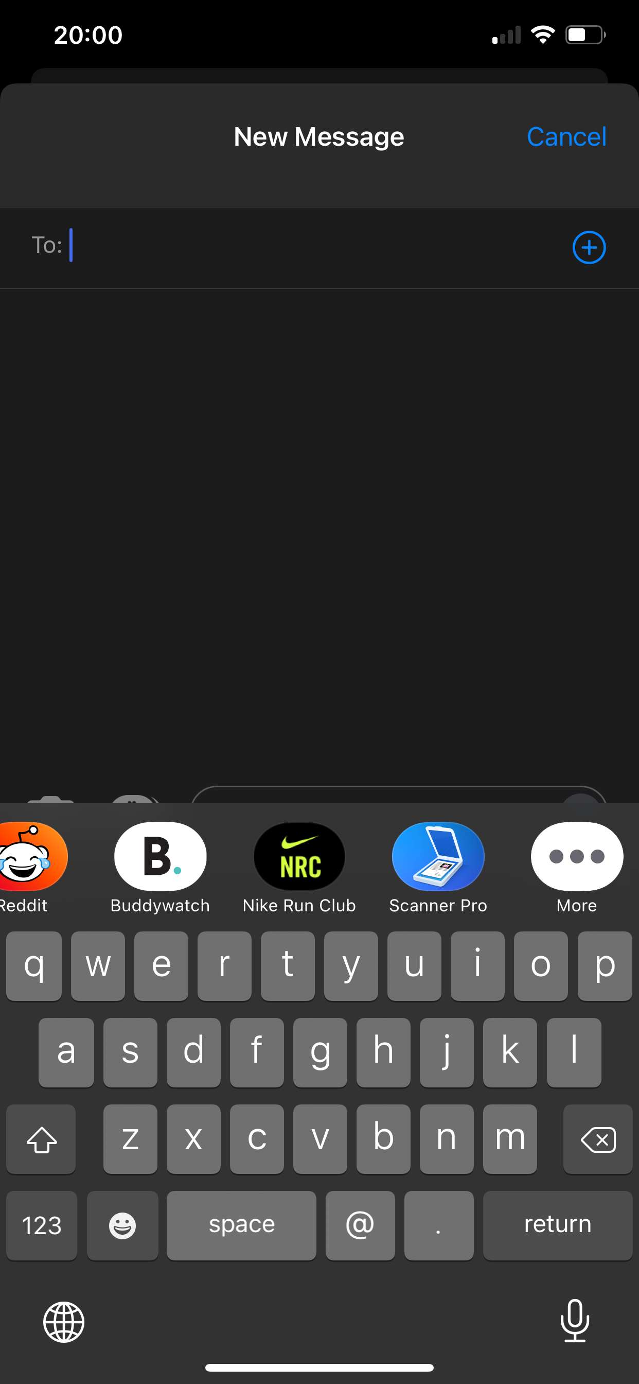 Нажмите Ещё, чтобы увидеть опцию удаления наклеек iMessage.