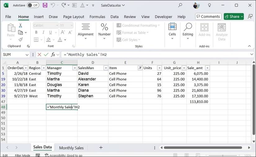 Ячейка с ссылкой в Excel, показывающая формулу, ссылающуюся на другой лист.