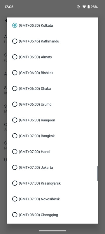 выбор часового пояса вручную в приложении Fitbit