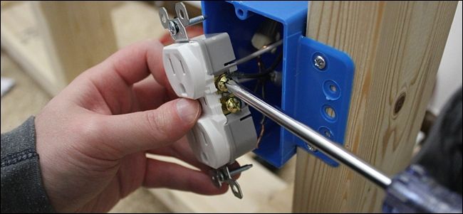 Подключение фазных проводов к латунным клеммам