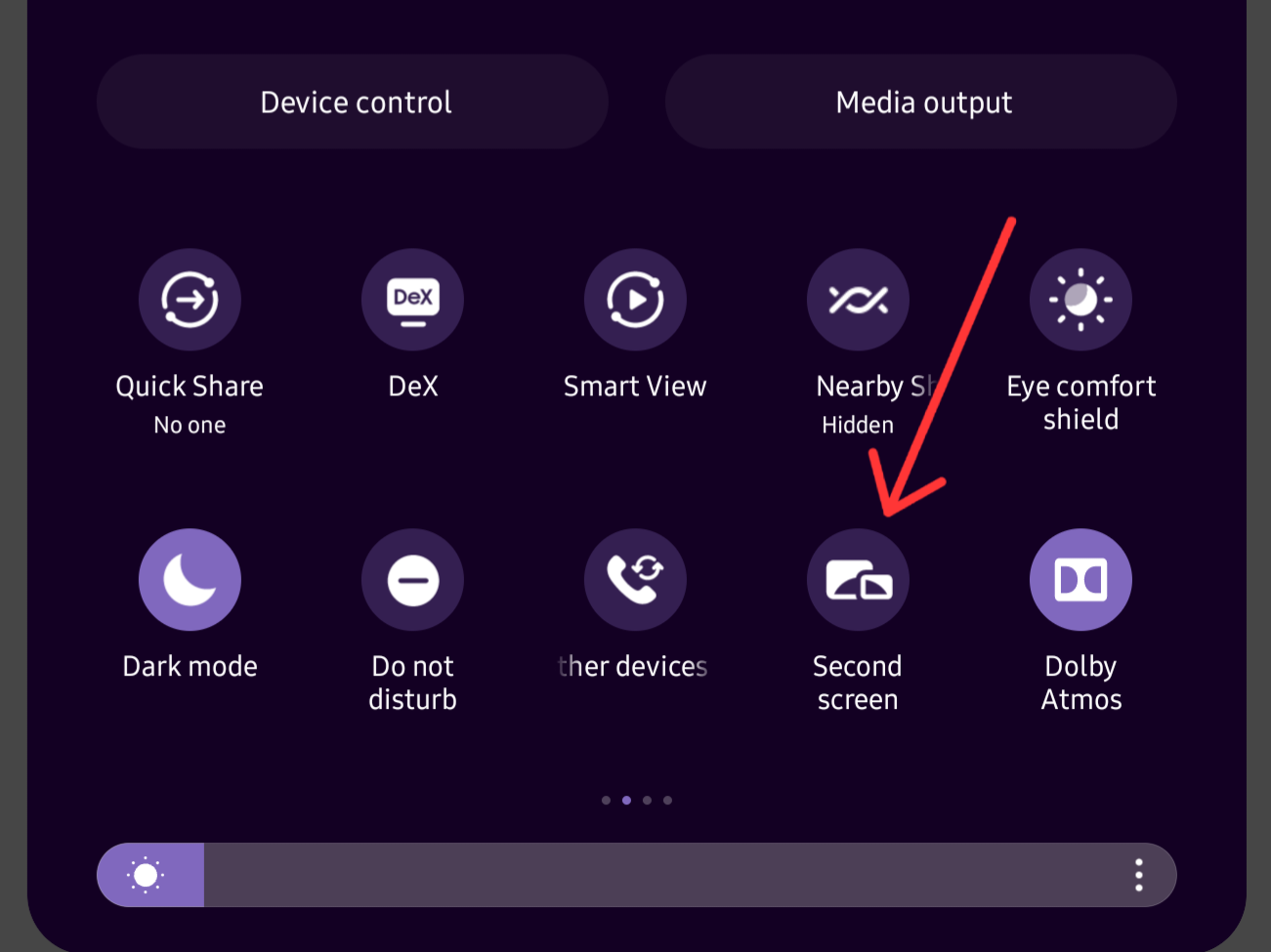 Стрелка указывает на переключатель Second Screen в One UI.