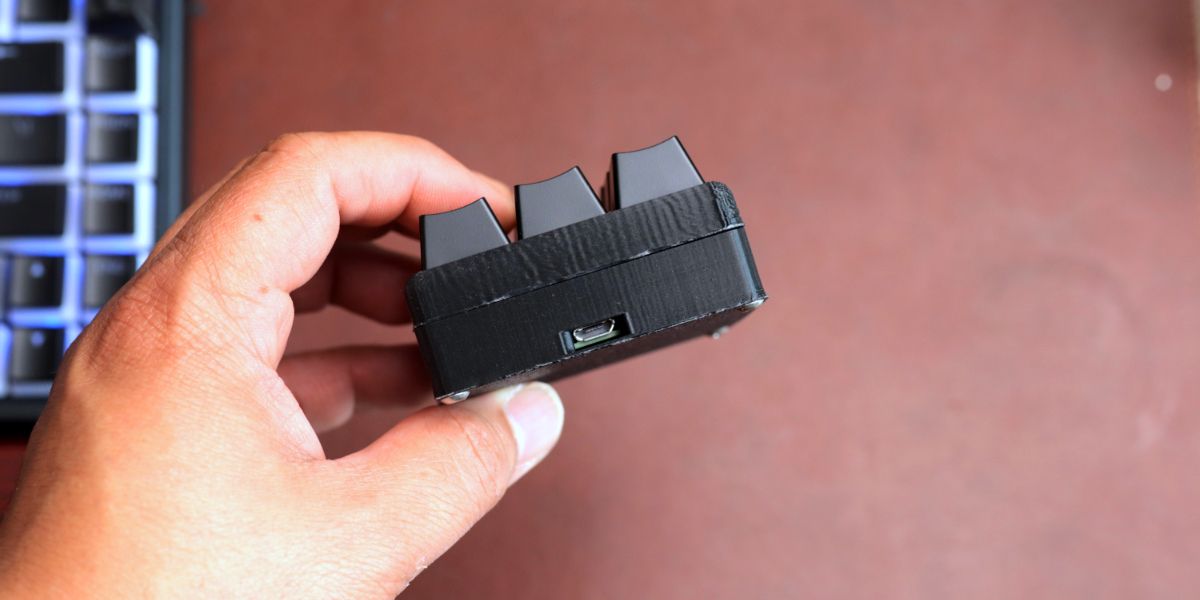 Задняя панель макропэда