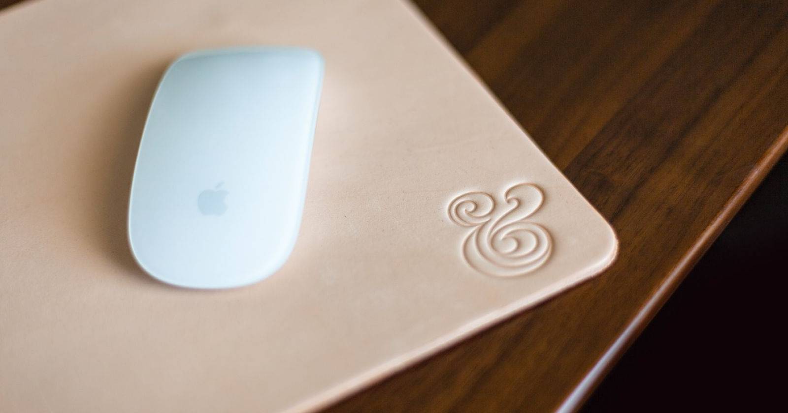 Коврик для мыши с пятнами и мусором