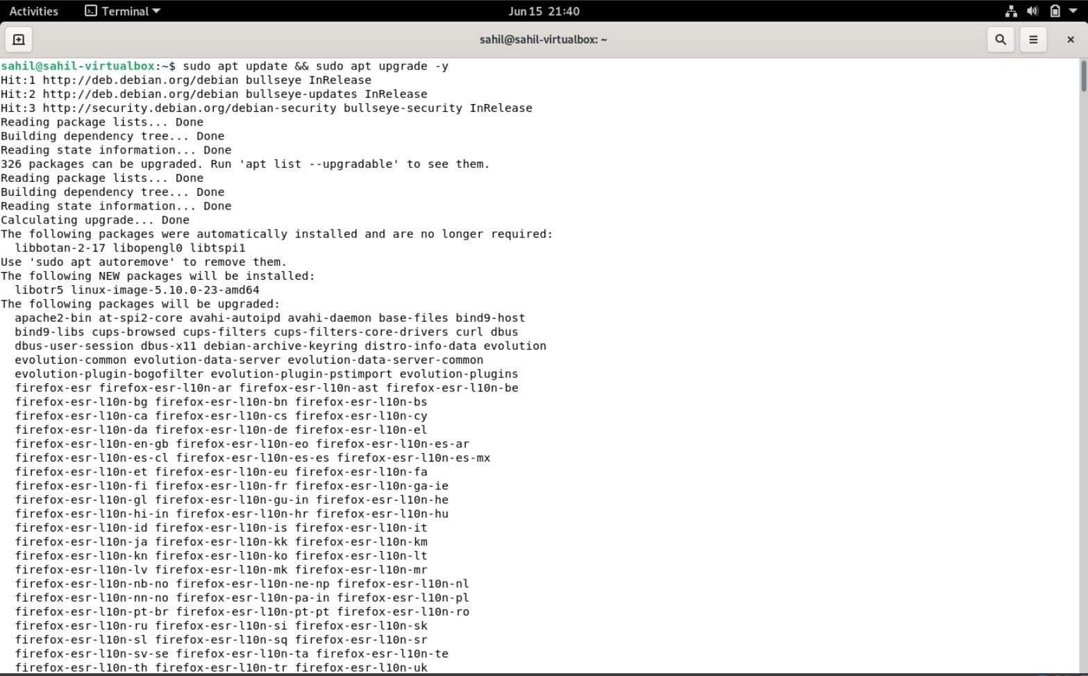 Терминал Debian с командами обновления системы