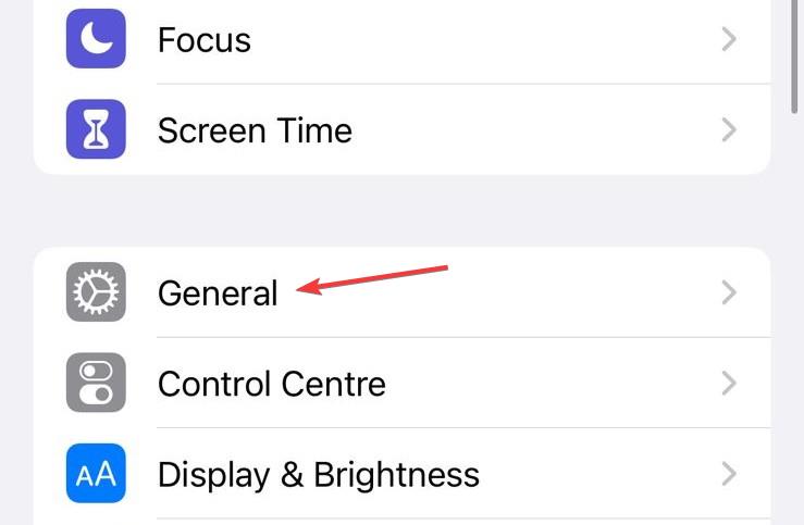 Раздел 'Основные' в настройках iPhone