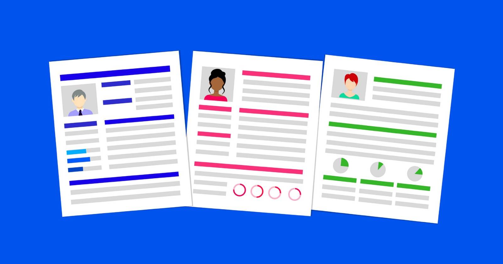 Три резюме на синем фоне