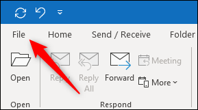 Опция 'Файл' в Outlook