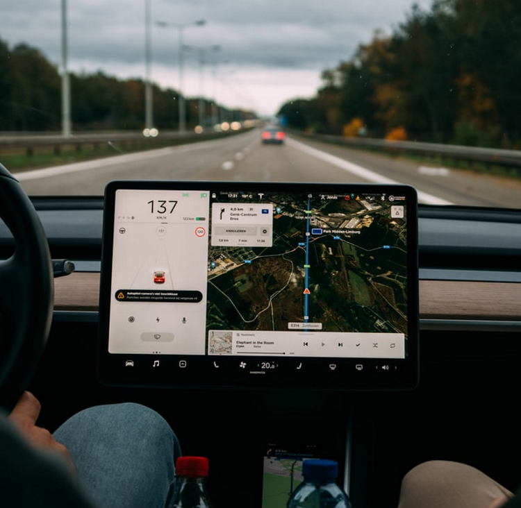 Навигационная система автомобиля и спутниковые данные