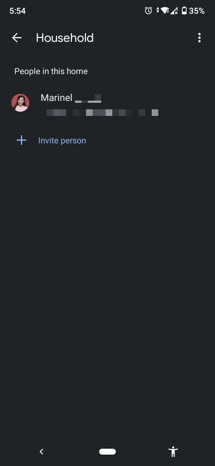 список участников дома в приложении Google Home