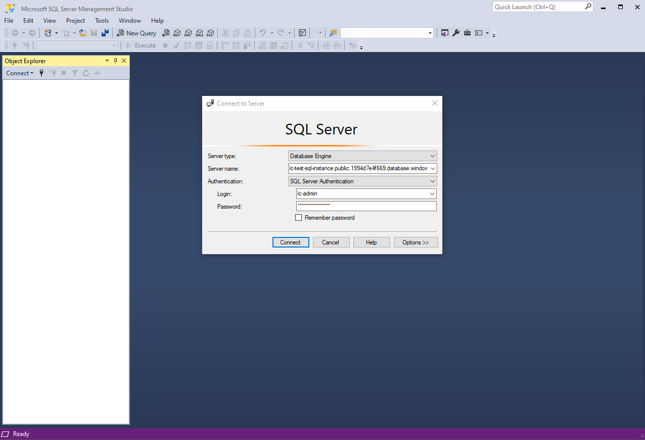 Используя значение публичной конечной точки, подключитесь через SSMS с администраторскими логином и паролем.