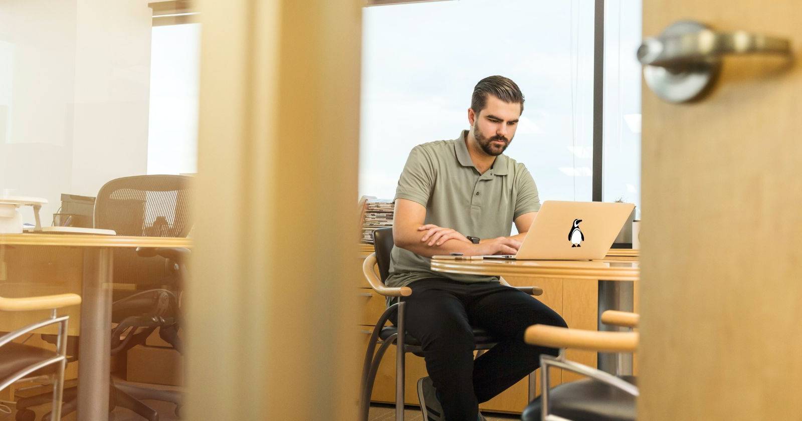 Пользователь работает в FileZilla на Ubuntu