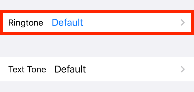 Выберите опцию «Рингтон» в режиме редактирования контакта