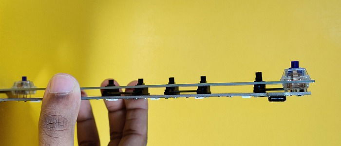 Фиксация переключателей пластиковыми штырями