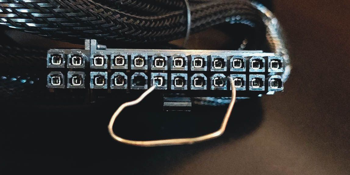 Подключение контакта Power On к контакту земли на разъёме блока питания