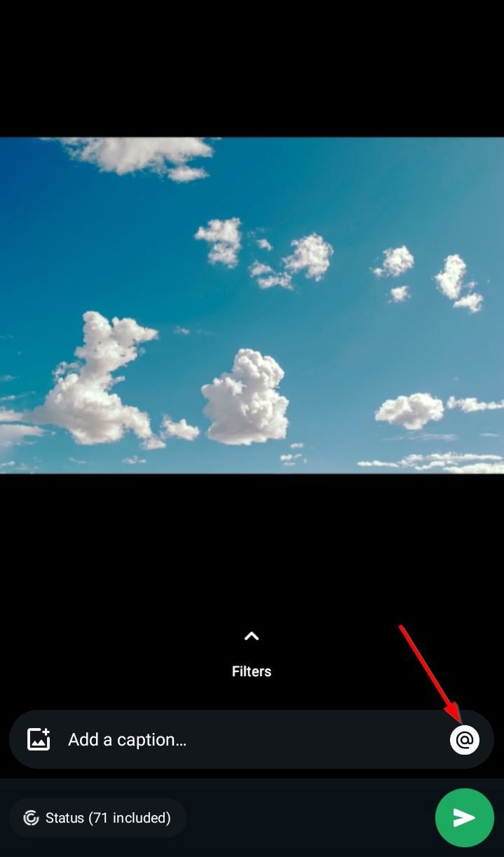 Белая иконка @ — контакт выбран