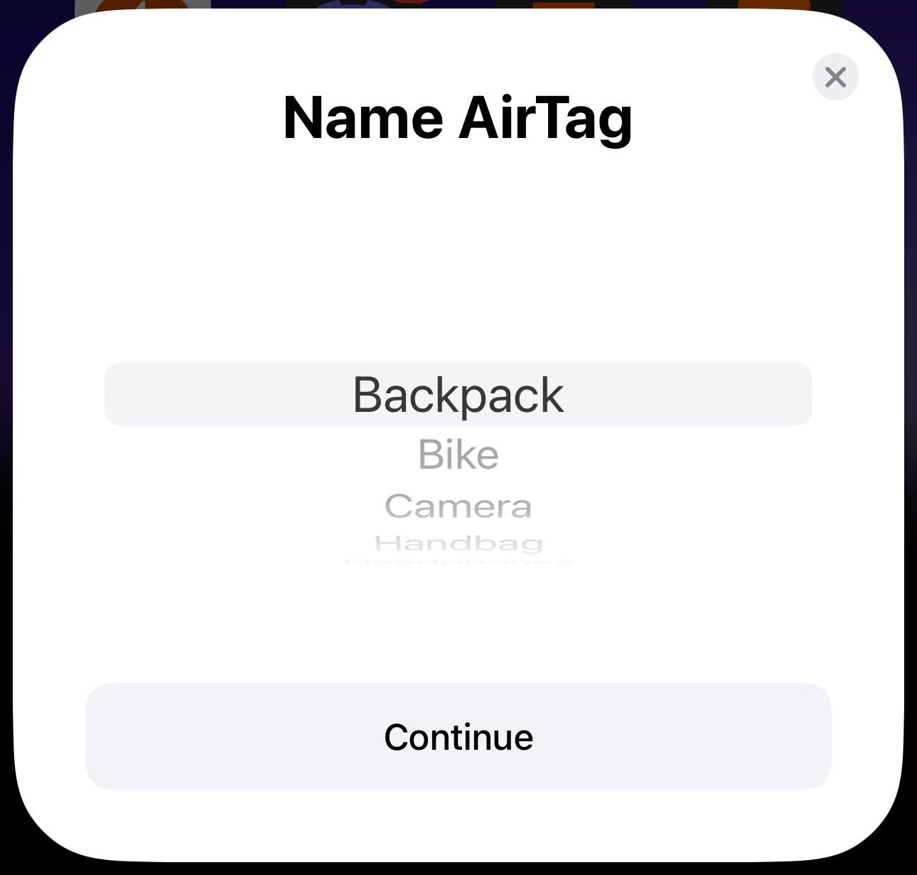 Подсказка AirTag на iPhone с выбором имени для метки.