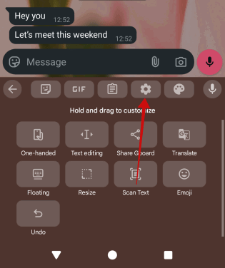 Переход в настройки Gboard через иконку шестерёнки