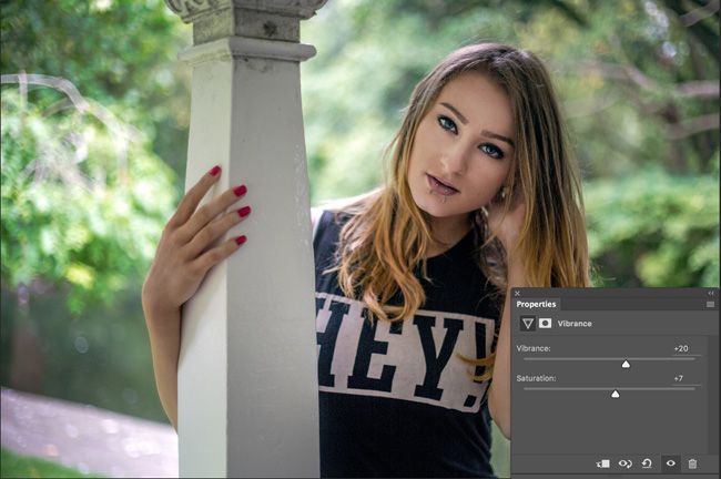 Цвета восстановлены с помощью Vibrance и Saturation