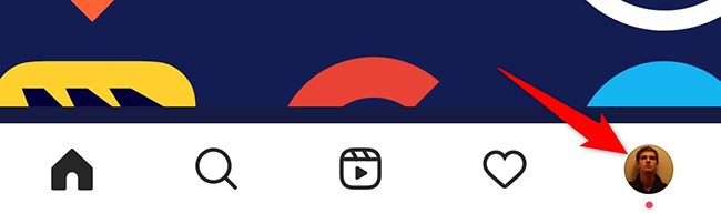 Значок профиля в нижней панели приложения Instagram