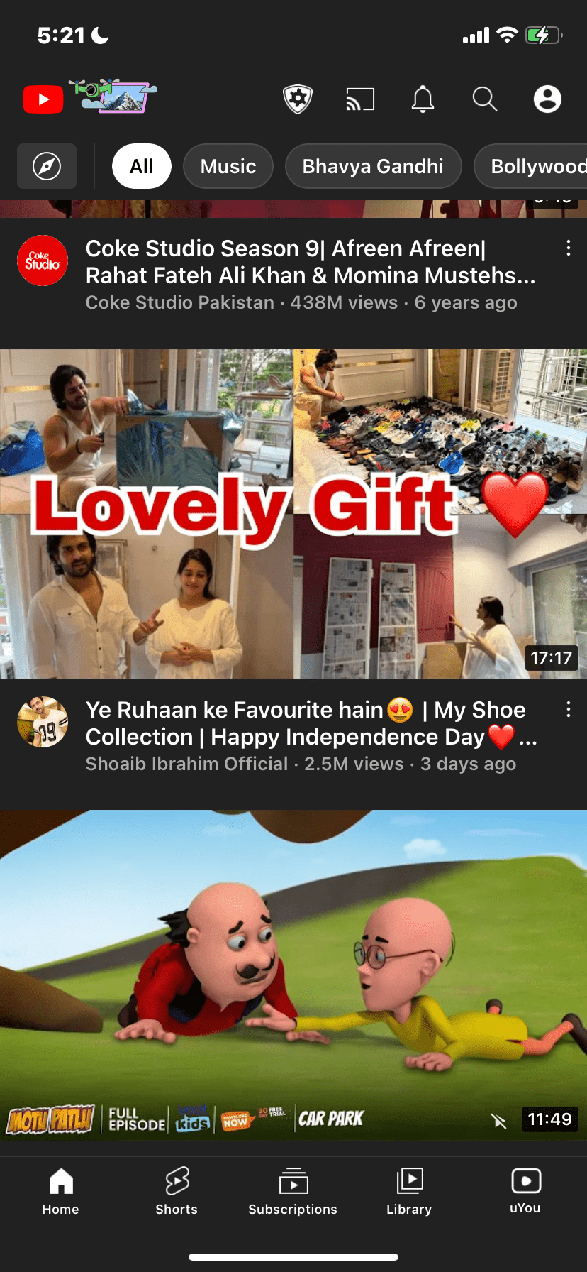 Интерфейс uYouPlus с загруженным видео