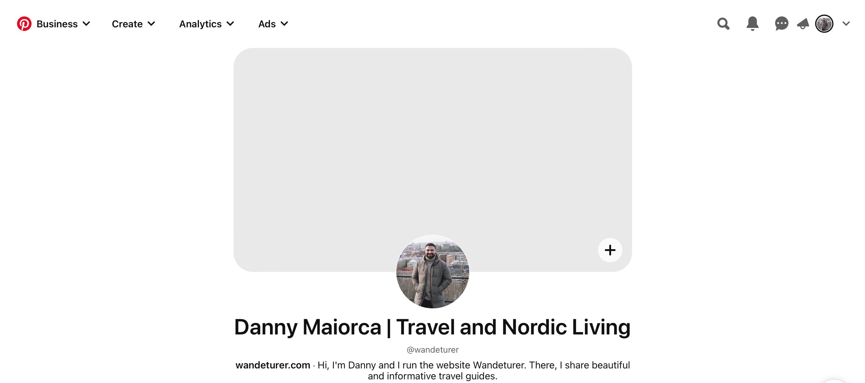 Иконка «+» над фото профиля в Pinterest