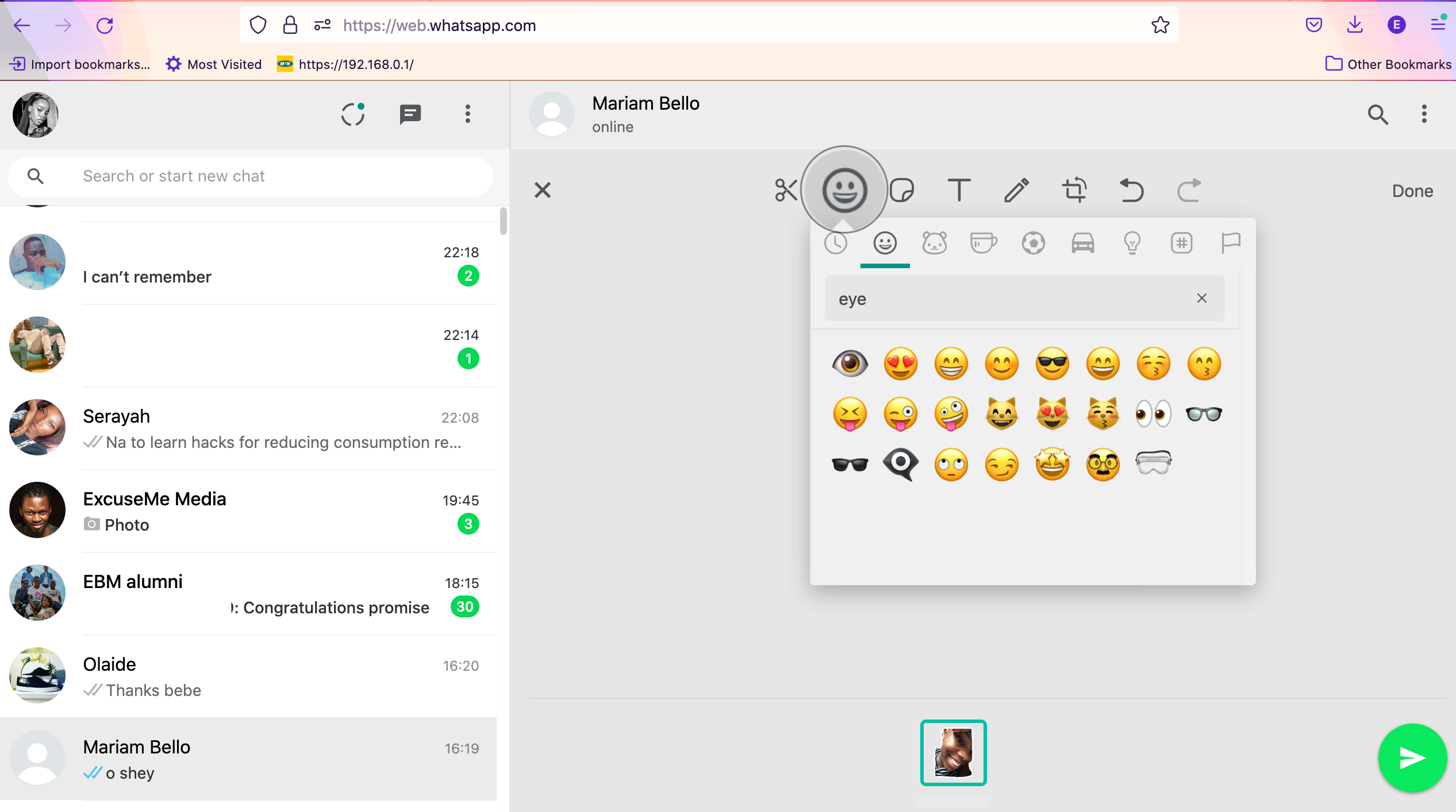 инструмент добавления эмодзи в Sticker Maker