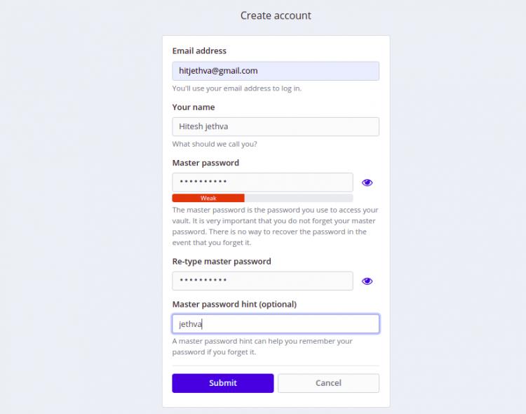 Форма создания аккаунта в Bitwarden