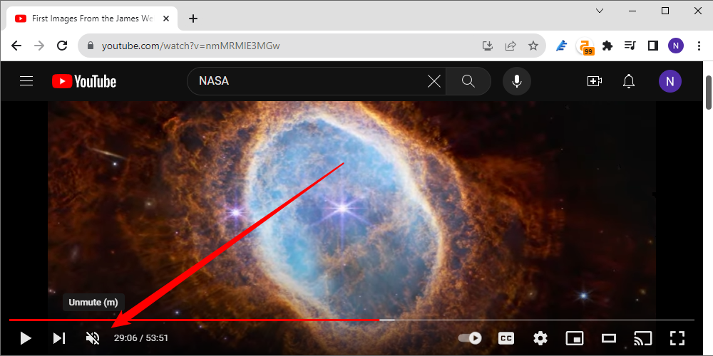 Видео на YouTube с отключённым звуком.