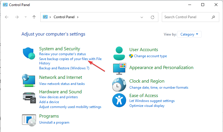 Панель управления Windows с пунктом История файлов для резервного копирования