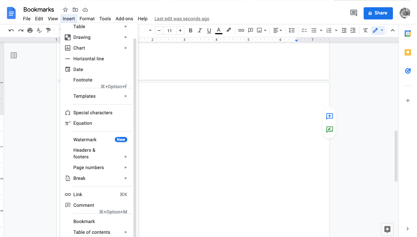 Инструмент закладки в Google Docs выделен в меню
