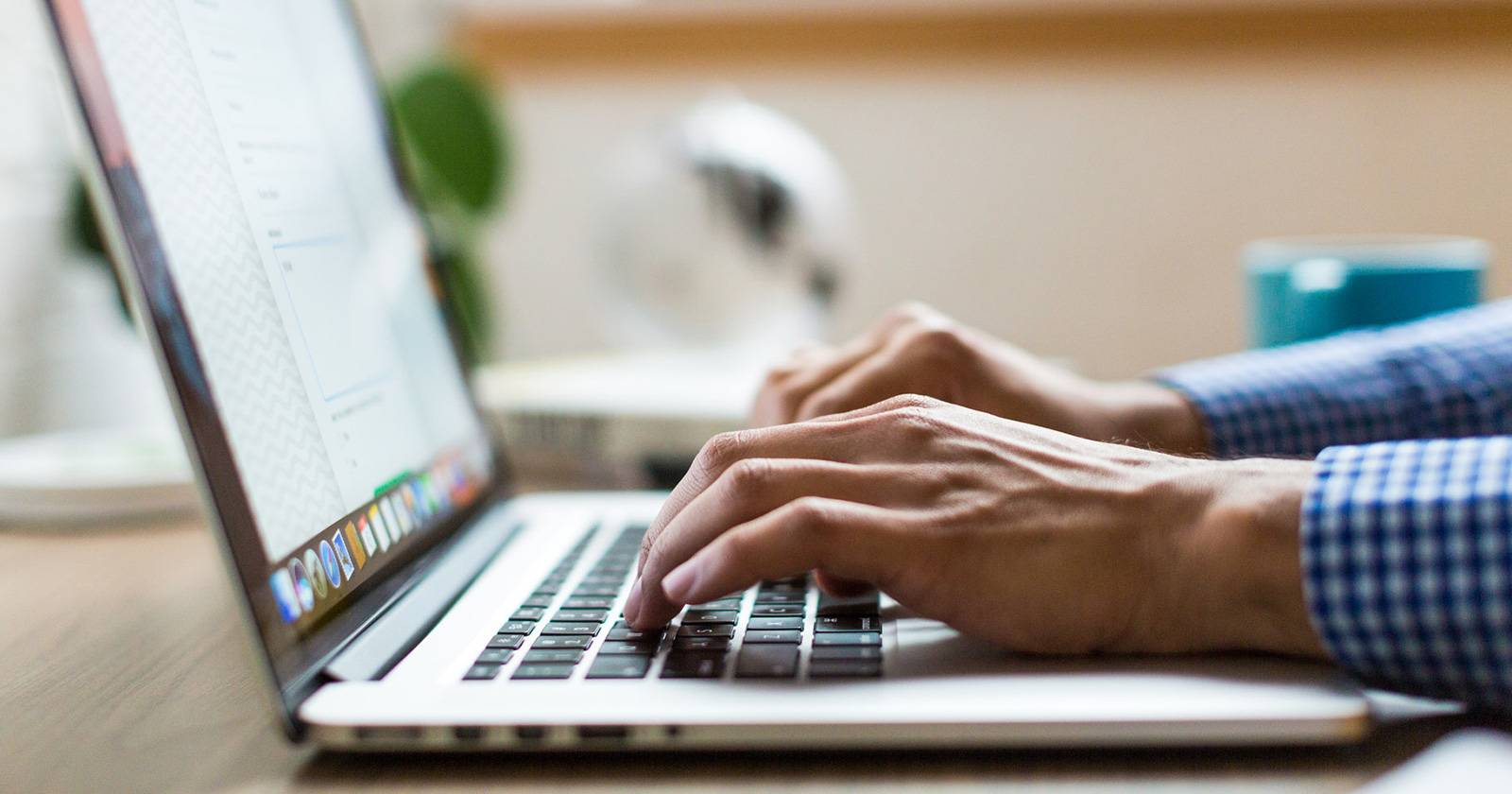 Главный экран приложения Почта на Mac с видимым списком писем