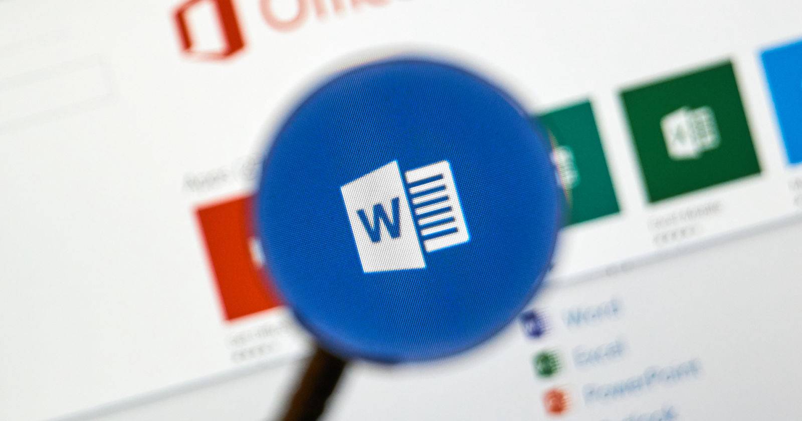Текстовое поле в документе Microsoft Word на ноутбуке