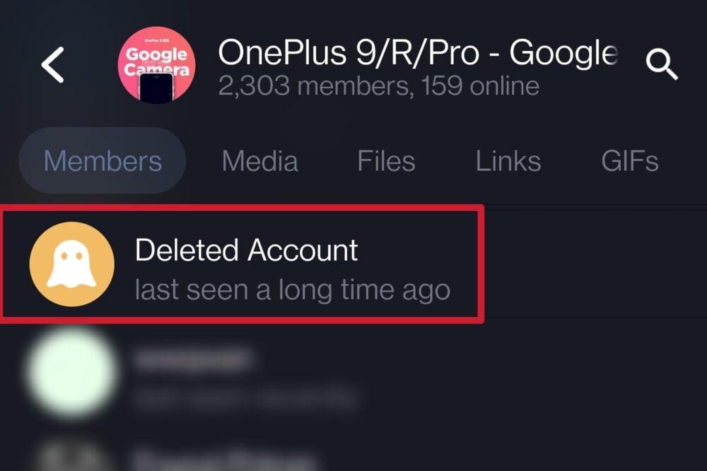 Сообщения в группе, оставленные удалённым аккаунтом, отображаются без имени
