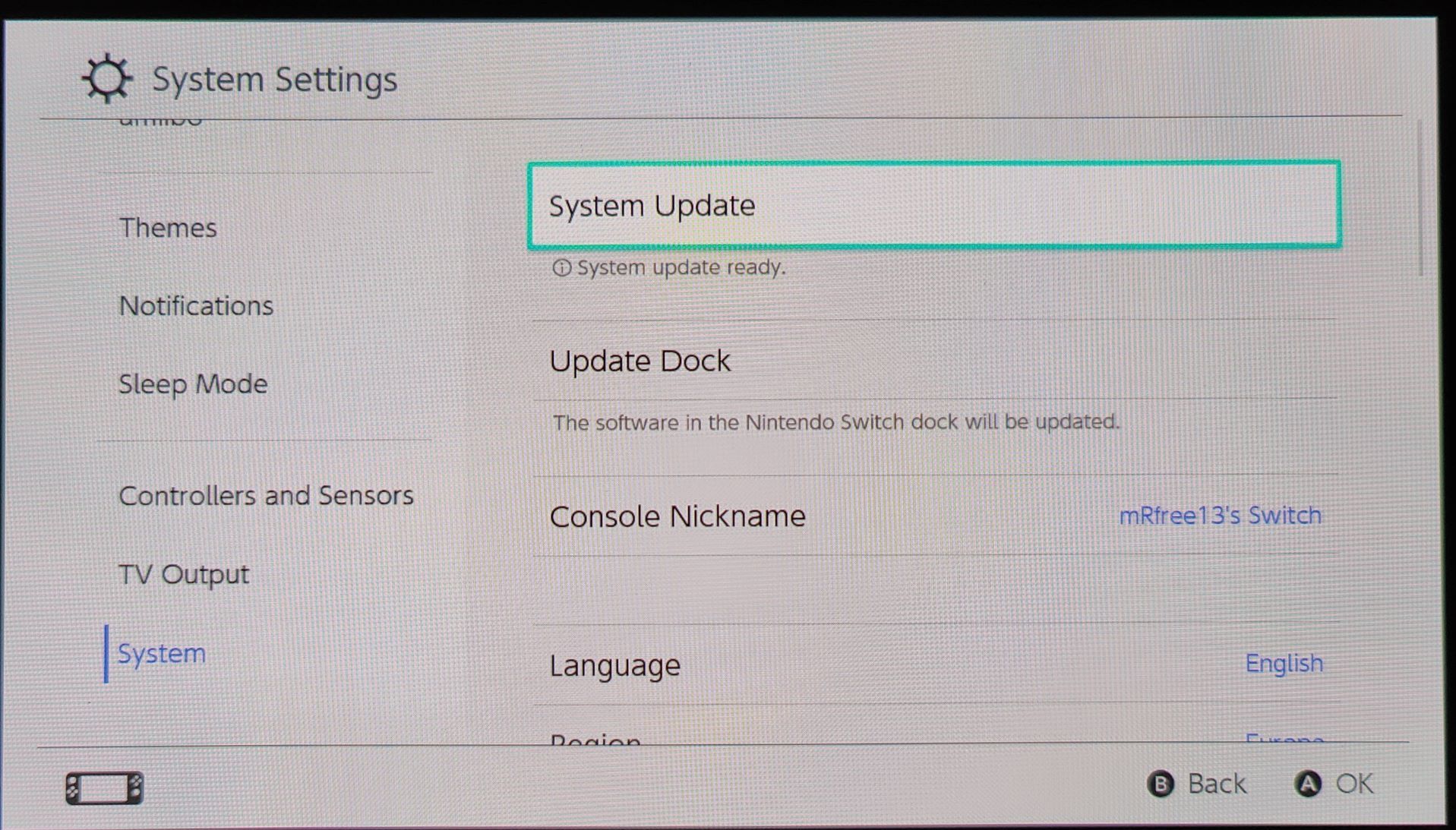 Меню Nintendo Switch с выделенным пунктом Обновление системы