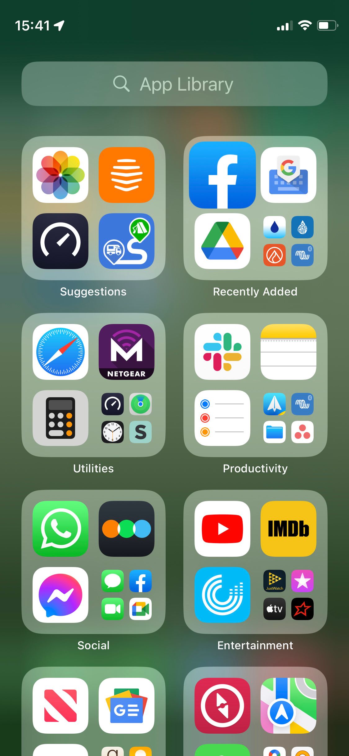 Нажатие и удерживание приложения в Библиотеке на iPhone