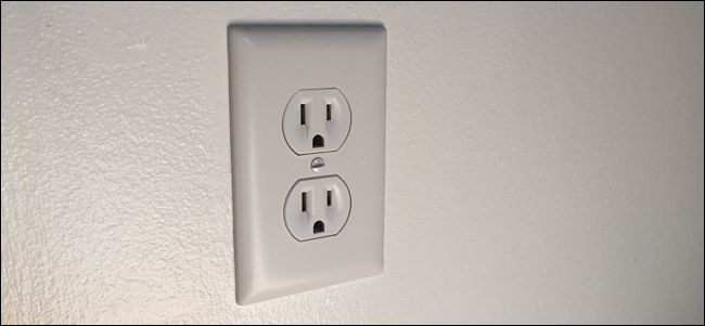 Фото примера установки комбоблока в мастерской, управление пылесосом