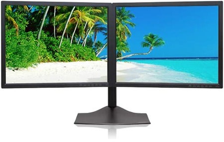 dois monitores lado a lado em mesa de trabalho