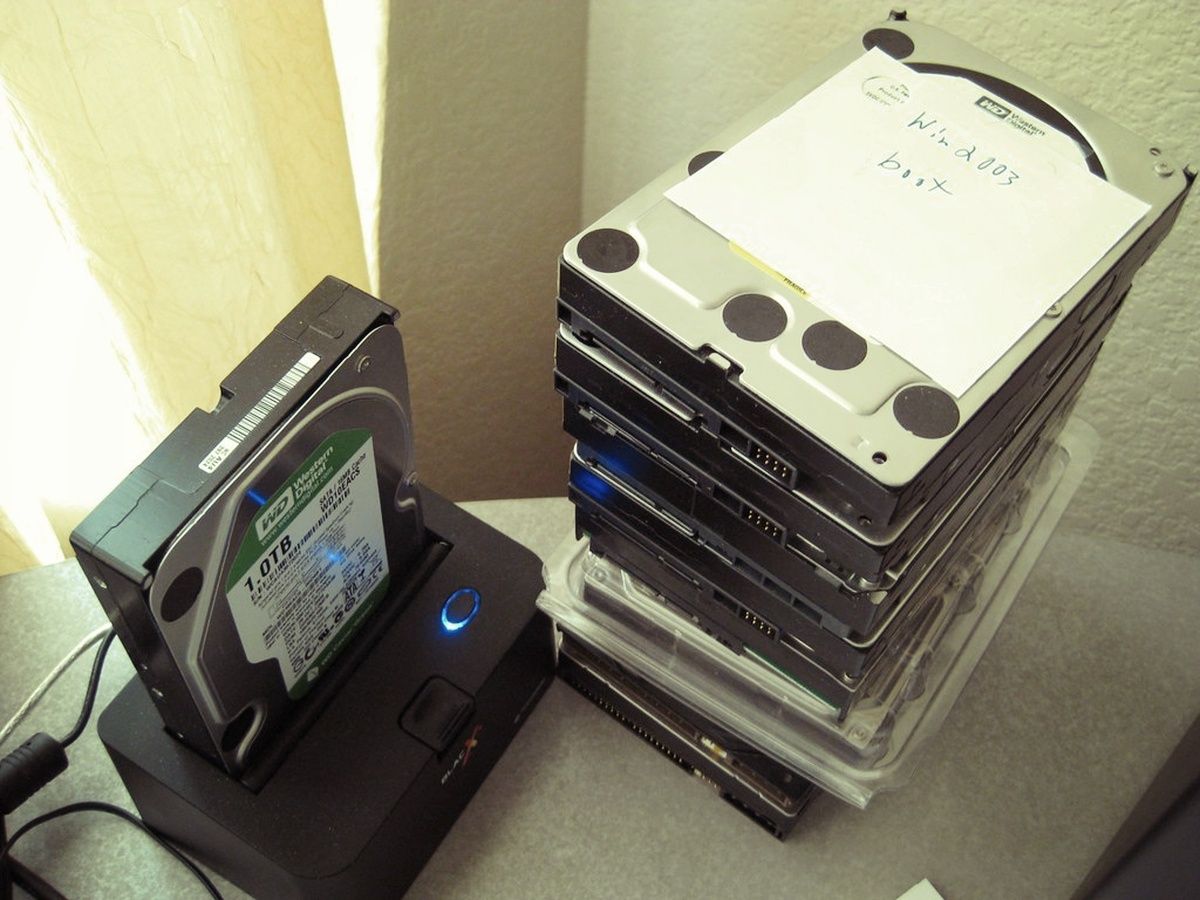 Докинговая станция для жёстких дисков с подключённым диском