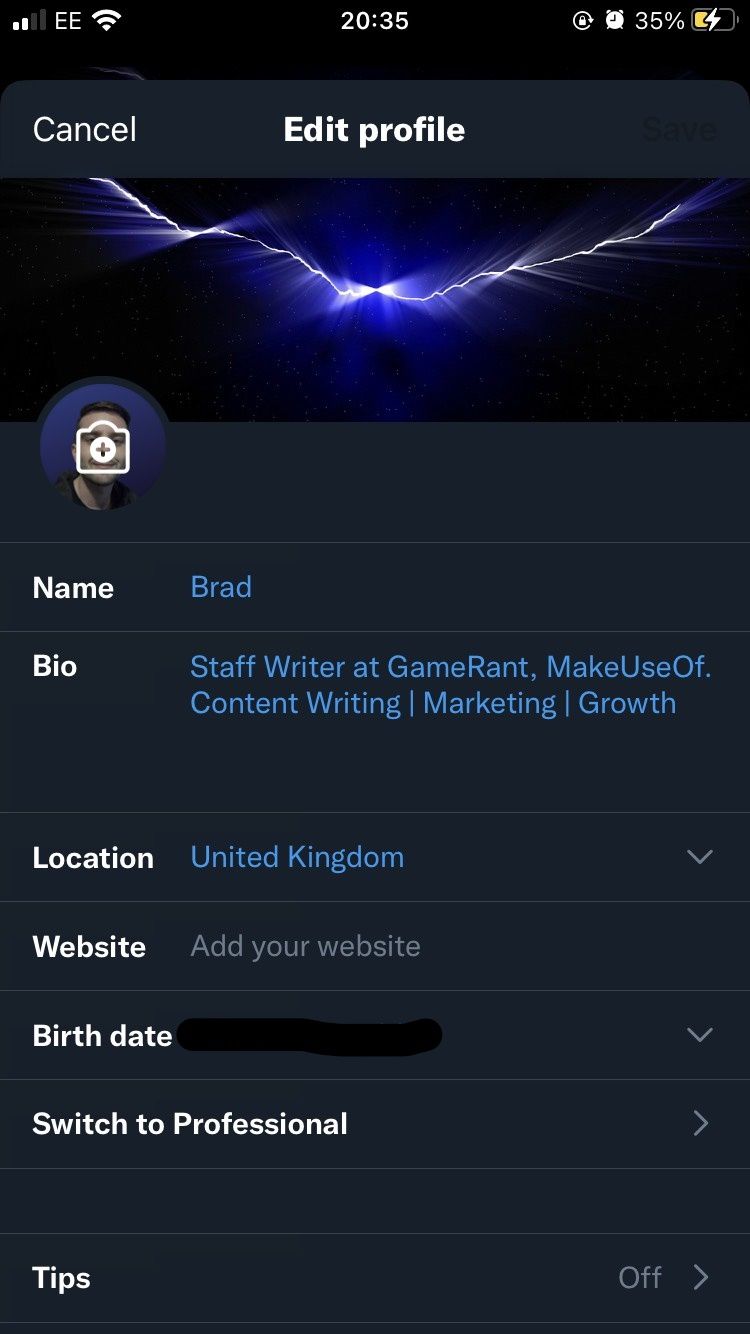 Экран редактирования профиля в iOS‑приложении Twitter.