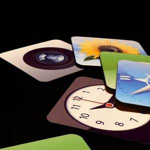 Вид главного экрана iPhone с приложениями и иконками