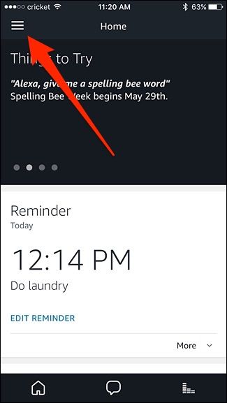 Скриншот меню приложения Alexa с выделенным пунктом Оповещения и будильники