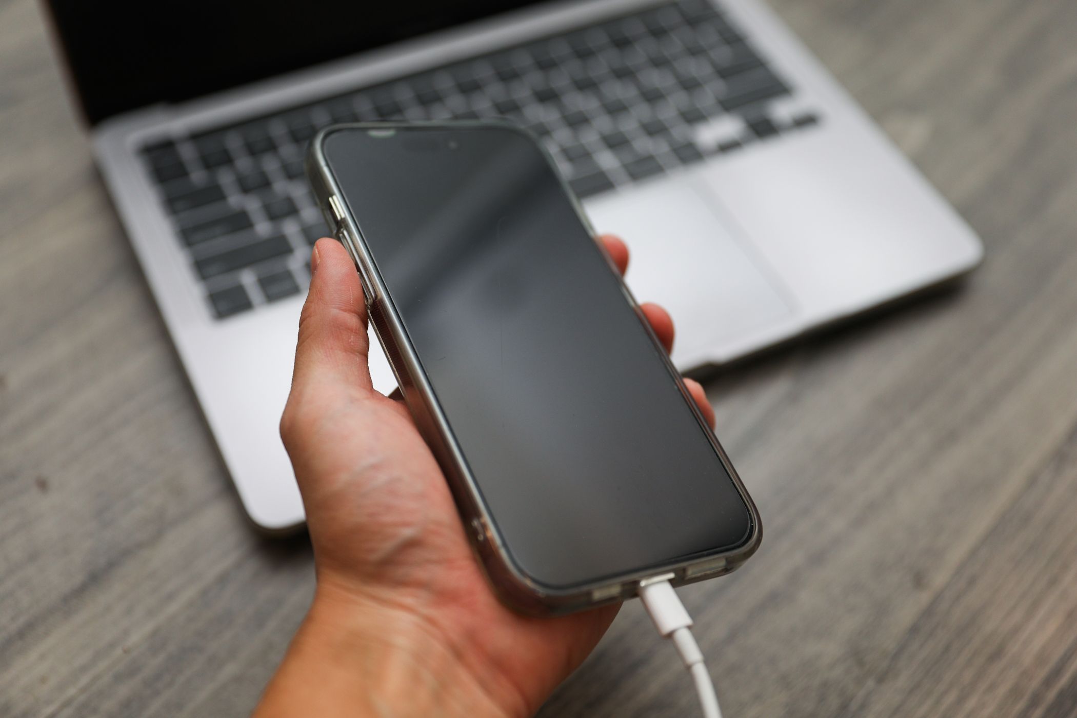 Чёрный экран iPhone: как восстановить и сбросить