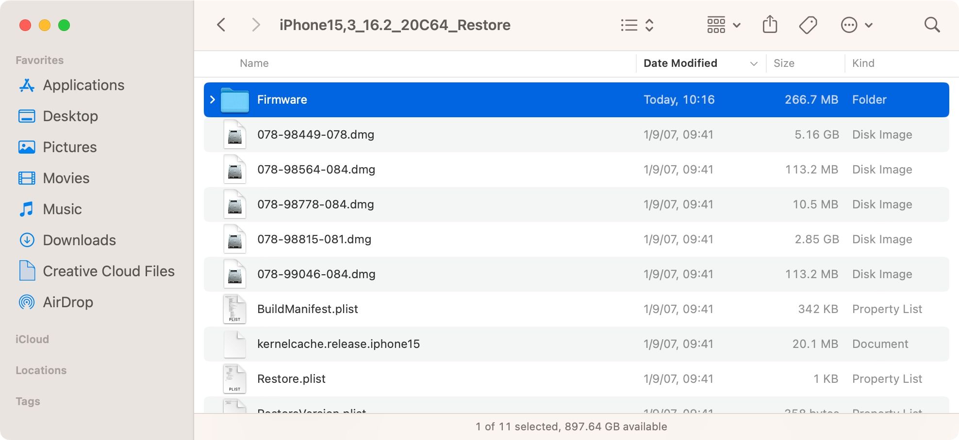 Папка в macOS Finder с распакованным содержимым архива прошивки IPSW