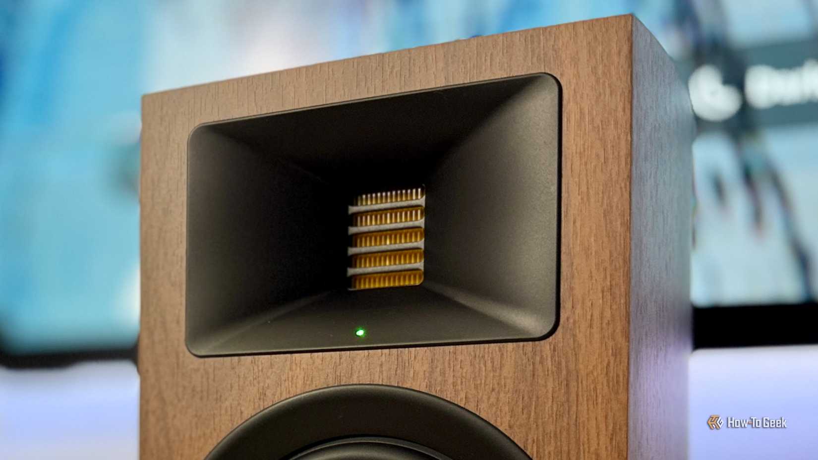 Твиттер (высокочастотный излучатель) на акустической системе.