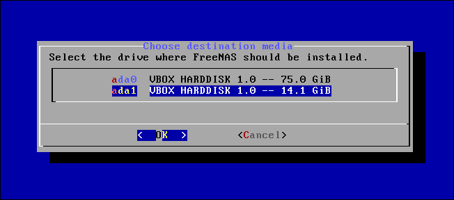 Выбор диска для установки FreeNAS