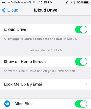 Просмотр списка файлов в iCloud Drive — пример интерфейса со списком документов и папок