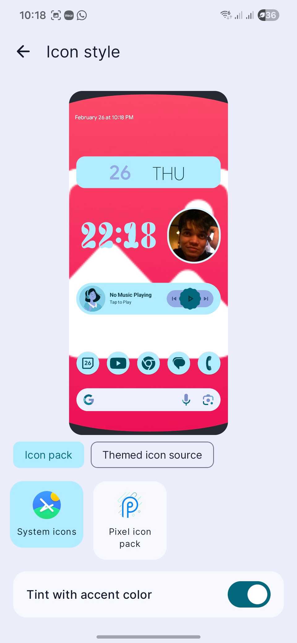 Enabling tinting icons with accent color on Lawnchair launcher.