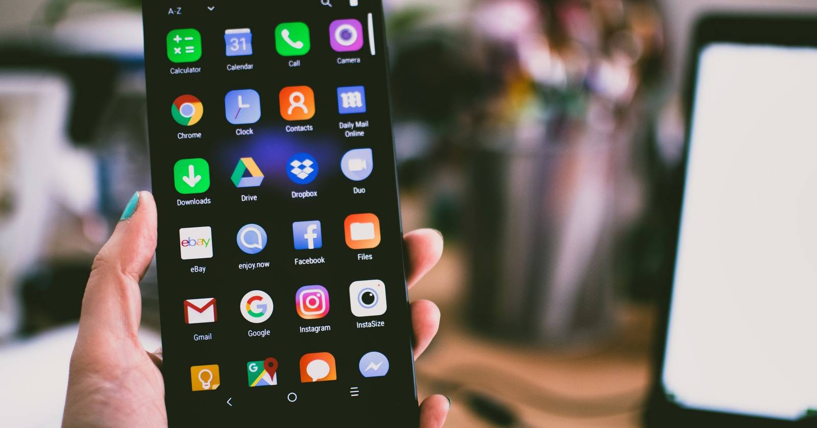 Главный экран Android с иконками приложений