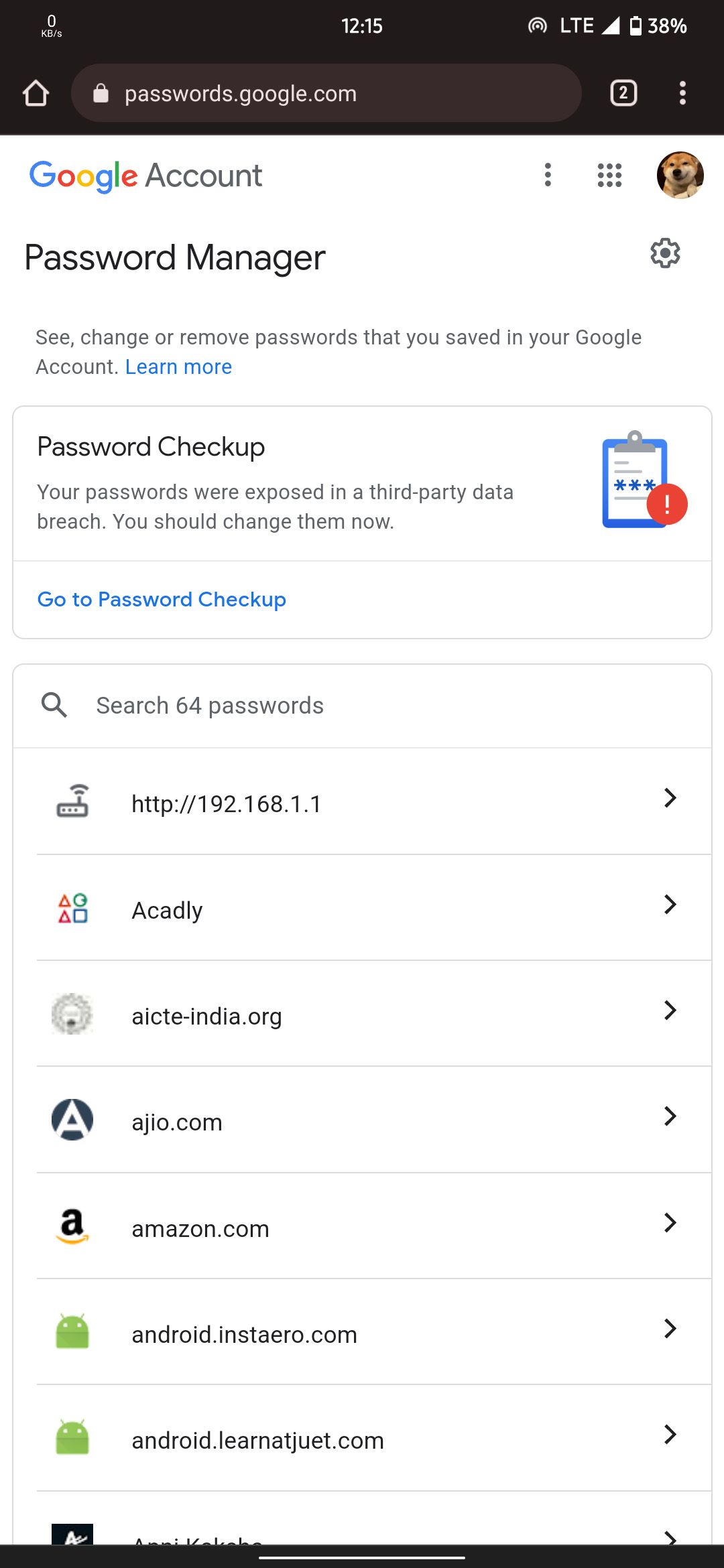 Список учётных записей, сохранённых в Google Password Manager